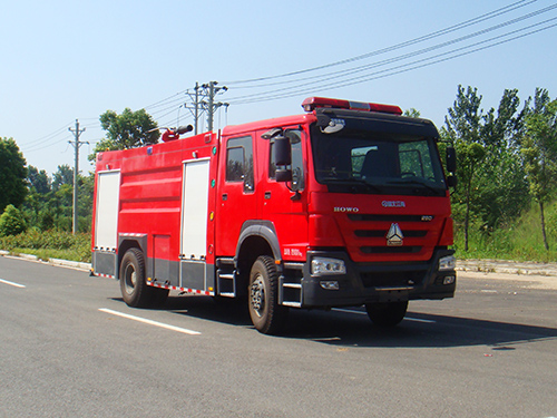 豪沃8吨水罐消防车（国五）