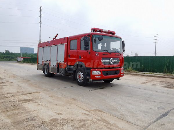 江特牌JDF5171GXFPM70/E6型泡沫消防车