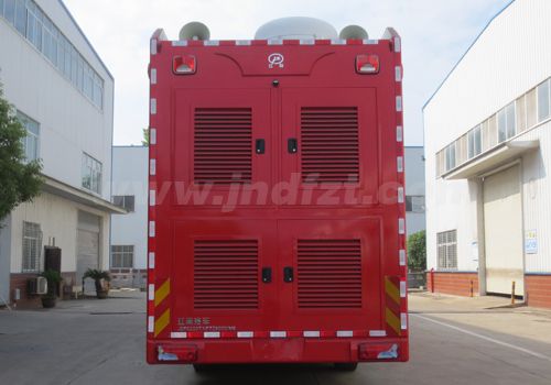 江特牌JDF5220TXFTZ6000/M6型通信指挥消防车（进口德国曼）