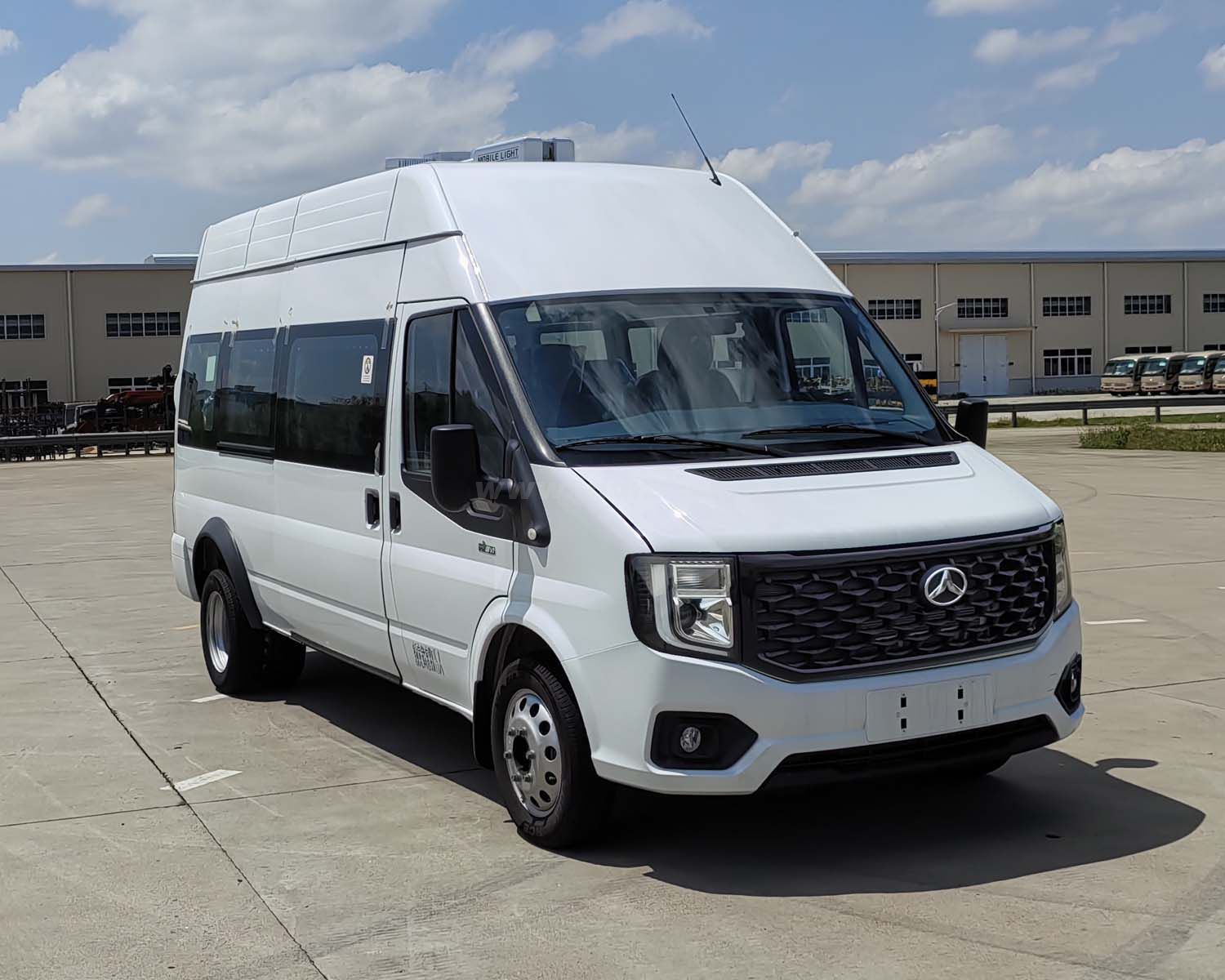 江铃四驱长轴10-15座运兵车