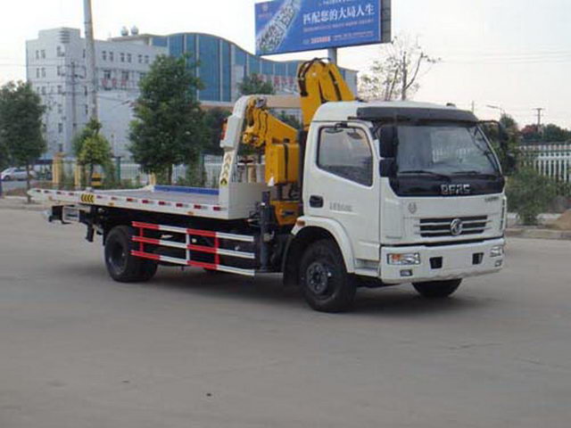 东风多利卡平板带吊清障车（国四）