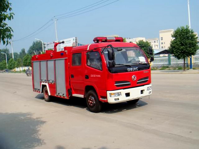 东风多利卡水罐消防车（2.5吨国四）